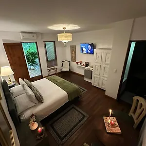 https://leclerc-hotel-boutique.cali-hotels.com